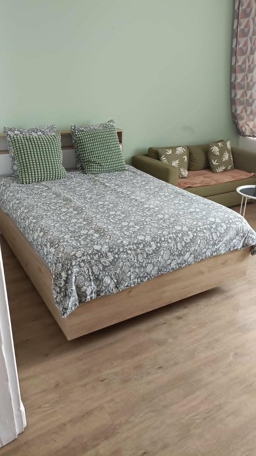 Bed, Living room, Bedroom