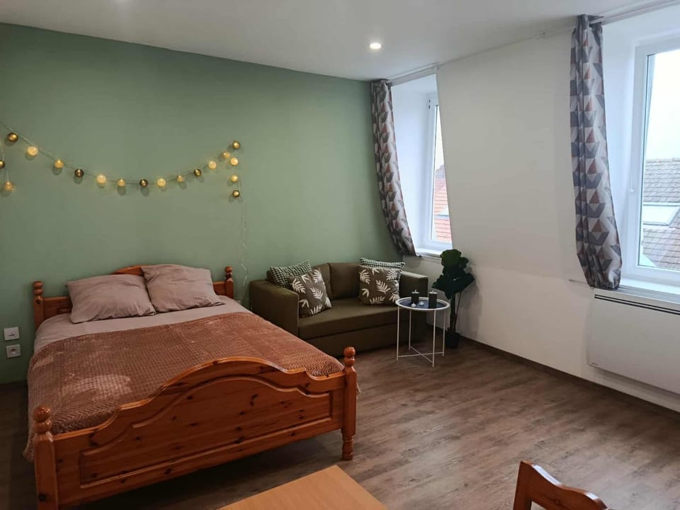 Bed, Photo of the whole room