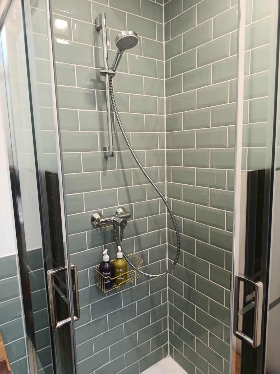 Shower, Toilet, Bathroom, heating, towels