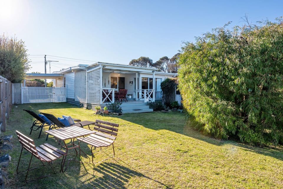 Property building, Natural landscape, Garden, Garden view