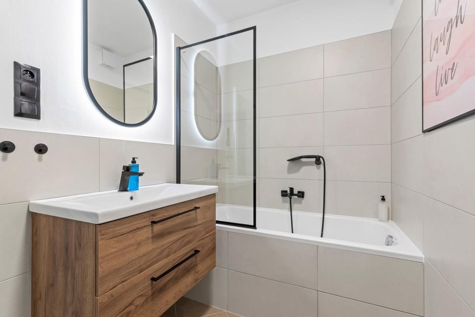 Shower, Bathroom, Bath, towels
