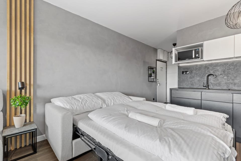 Bed, Kitchen or kitchenette, Photo of the whole room, Bedroom, towels