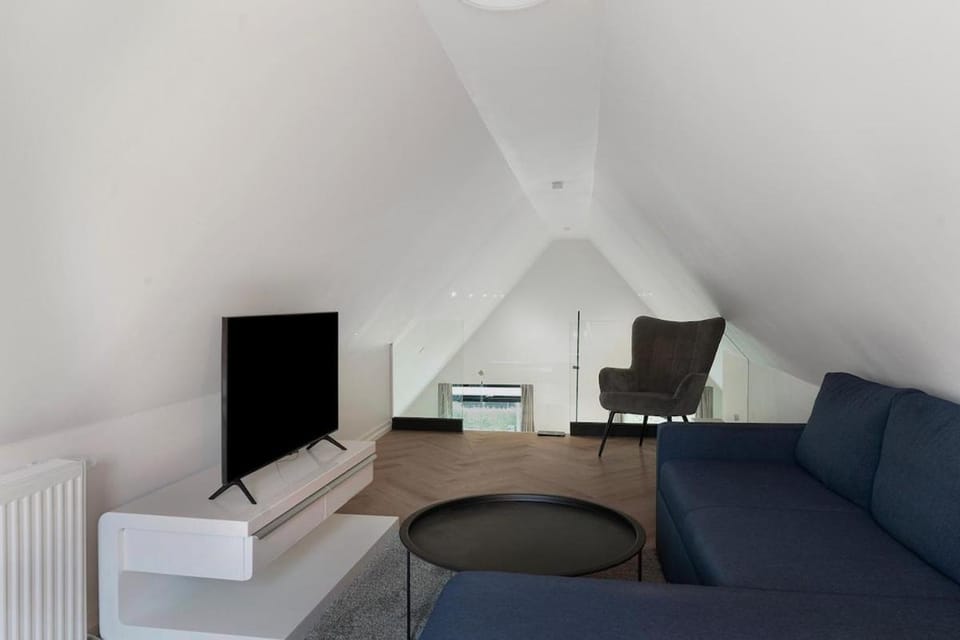 Communal lounge/ TV room, TV and multimedia