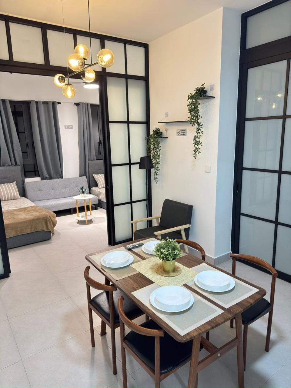 Bed, Living room, Dining area, Bedroom
