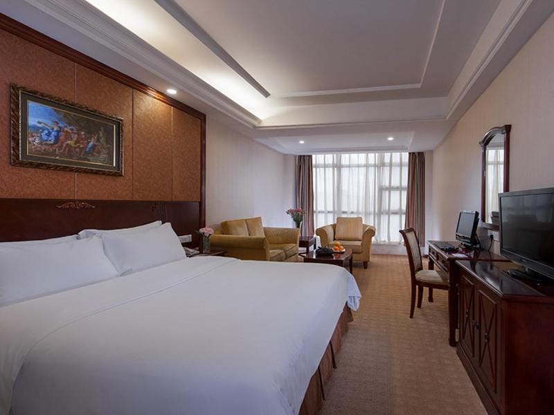 Vienna Hotel Shenzhen Pingdi Hotel in Shenzhen