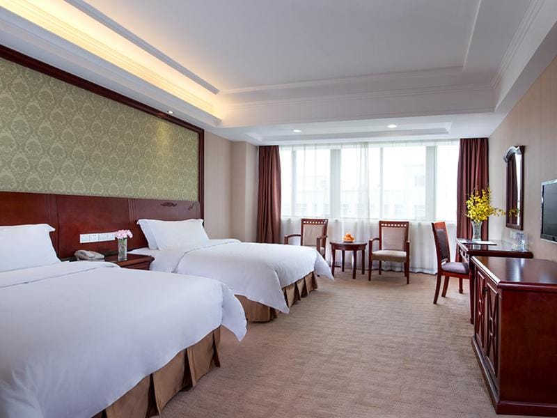 Vienna Hotel Longgang Longdong Hotel in Shenzhen
