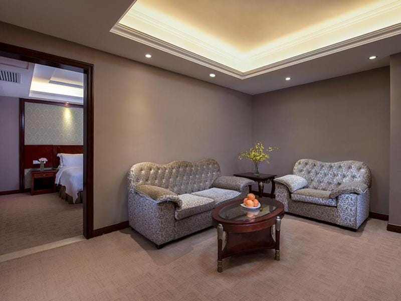 Vienna Hotel Longgang Longdong Hotel in Shenzhen