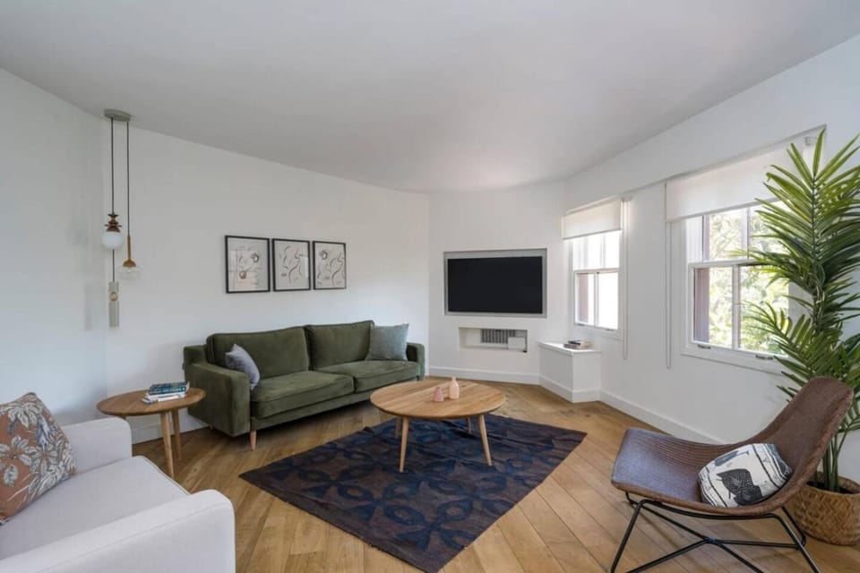 Beautiful Modern Bright 2BD Patio Duplex #179 House in Istanbul