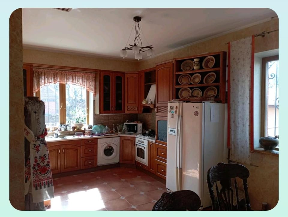 Будинок Вовча хижа House in Ukraine