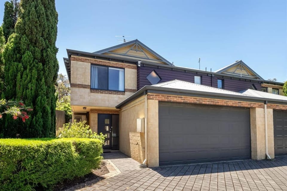 Acorn Delight - Tranquil Retreat by the Golf Course House in Dunsborough