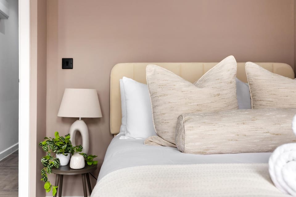 London Luxury 2-bedroom with Garden Apartment in London