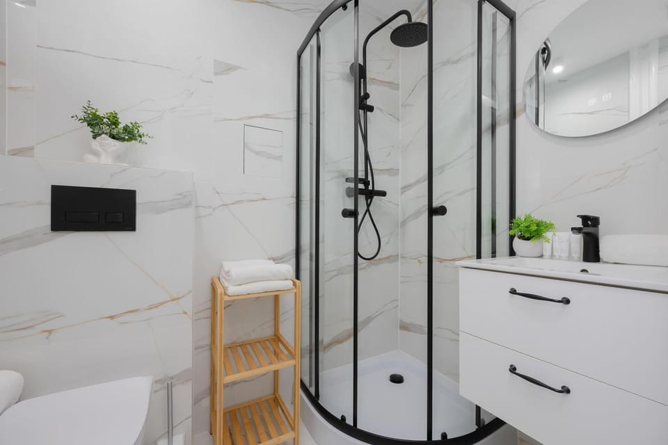 Shower, Bathroom