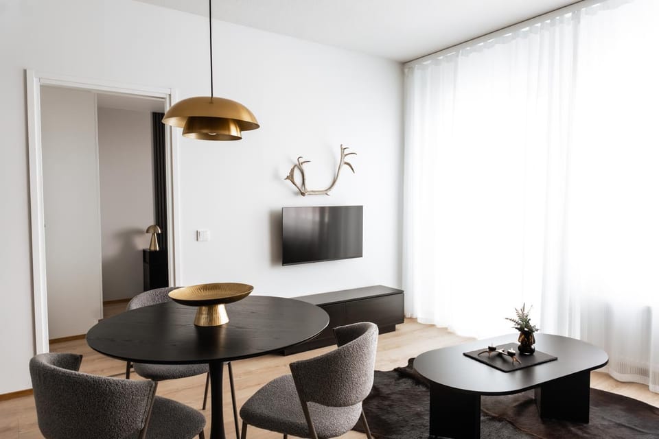 Living room, Dining area