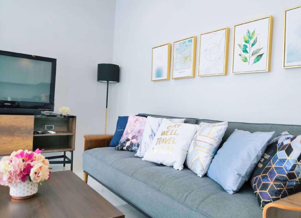 Communal lounge/ TV room, TV and multimedia, Living room, Decorative detail
