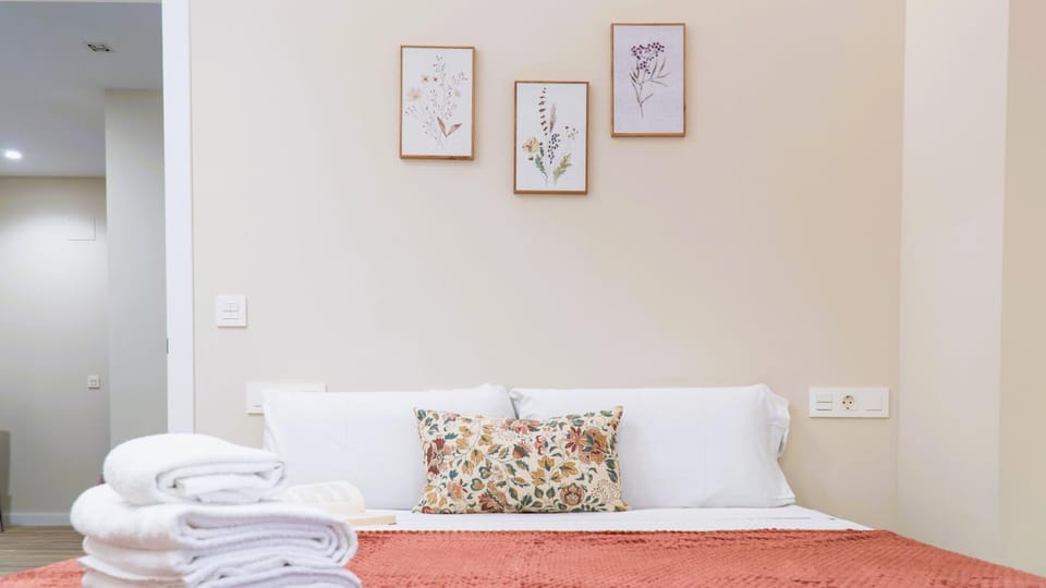 Bed, Photo of the whole room