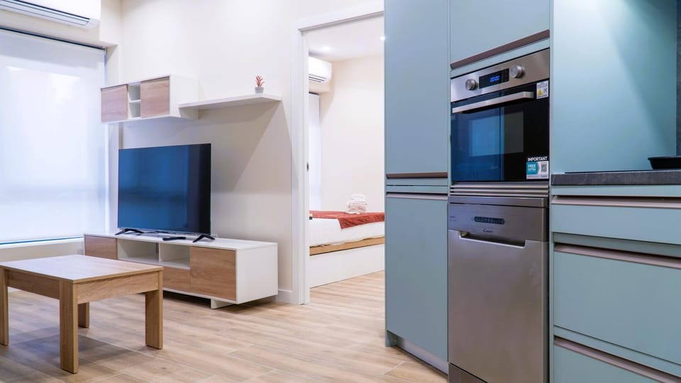 Kitchen or kitchenette, air conditioner
