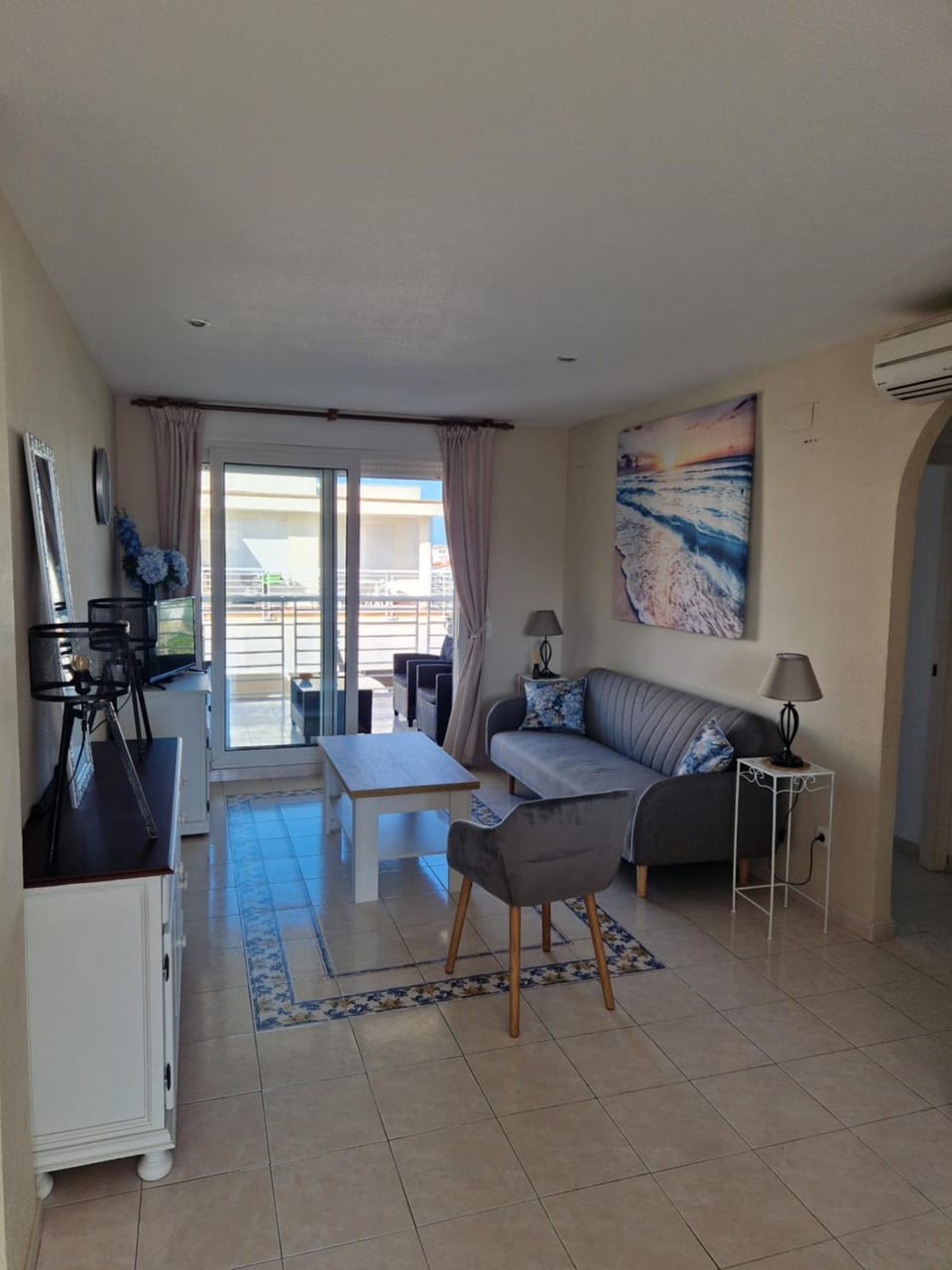 Communal lounge/ TV room, TV and multimedia, Living room, Seating area