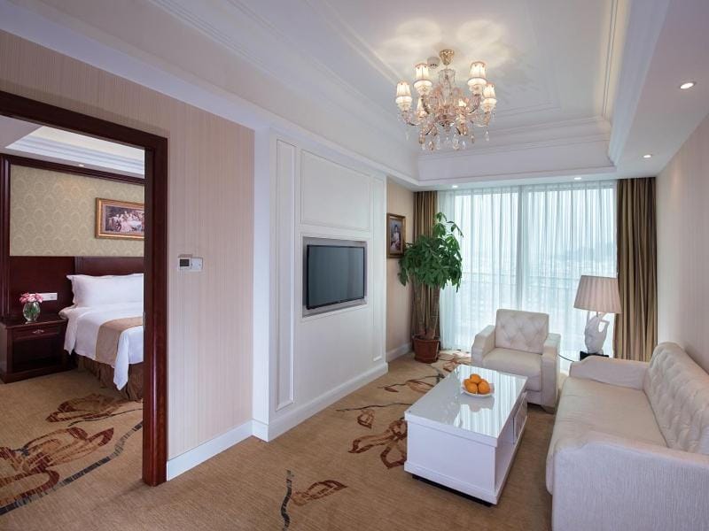 Vienna International Hotel Zhongshan Shiqi Kanghua Road Hotel in Guangzhou