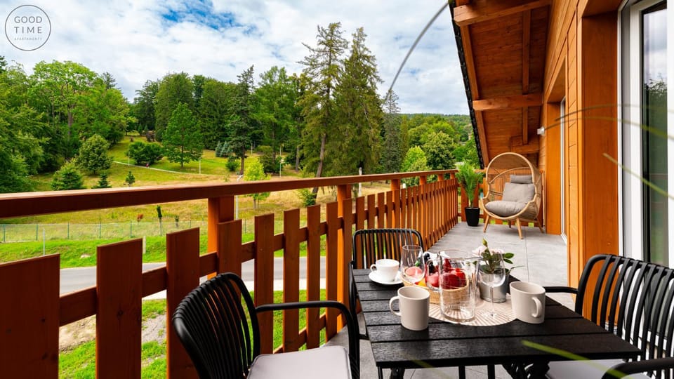 View (from property/room), Balcony/Terrace, Seating area
