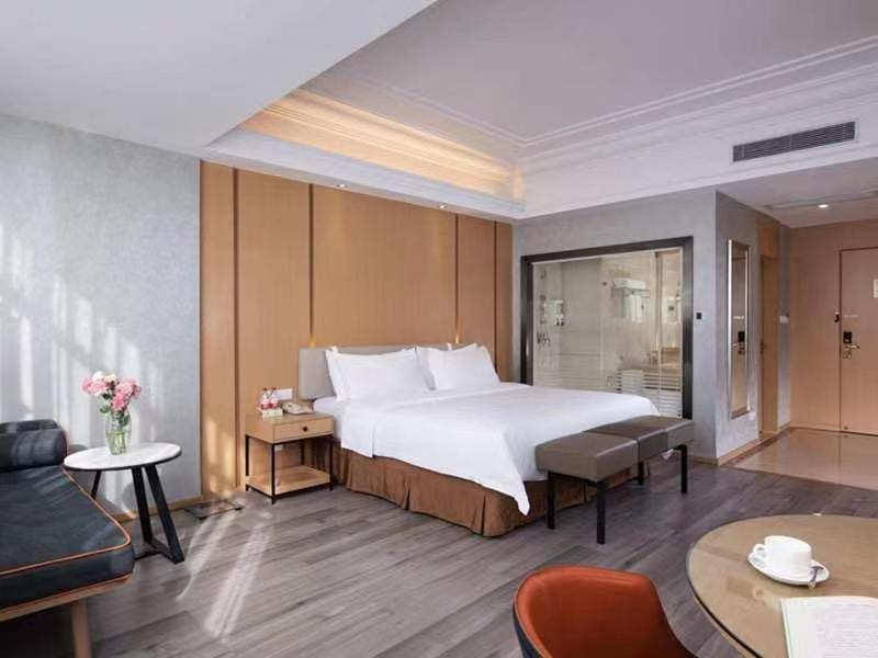Vienna Hotel Zhongshan XiaoLan Hotel in Guangzhou