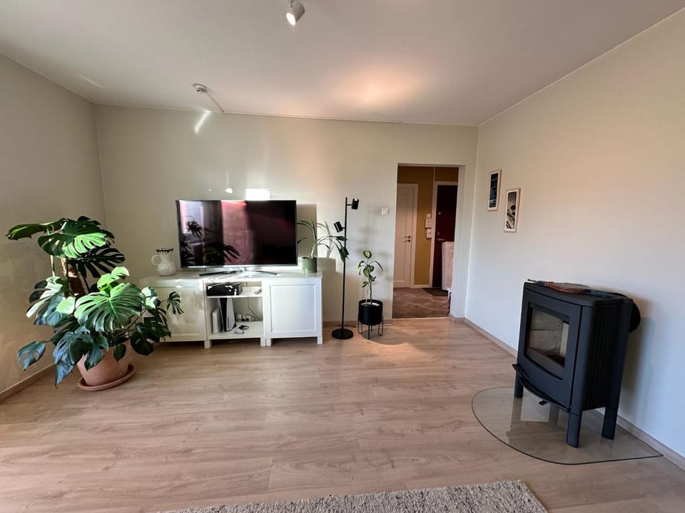 Communal lounge/ TV room, TV and multimedia, Living room, Evening entertainment