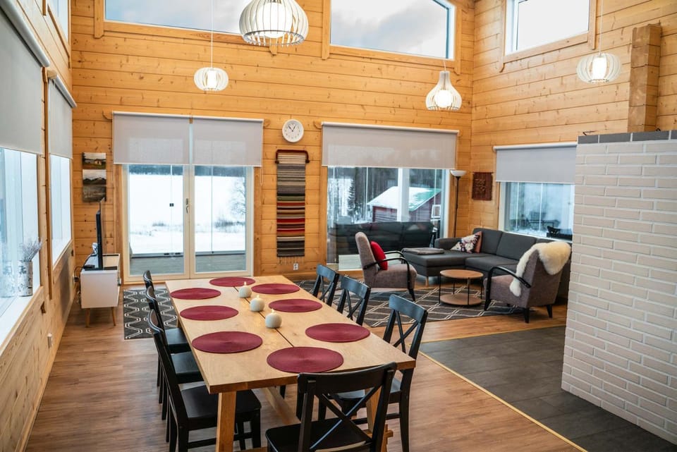 TV and multimedia, Living room, Seating area, Dining area