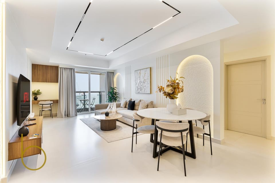 TV and multimedia, Kitchen or kitchenette, Living room, Seating area, Dining area