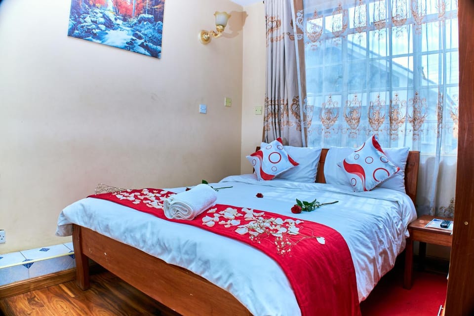 Cosy 5 bedroom in Garden city Bed and Breakfast in Nairobi