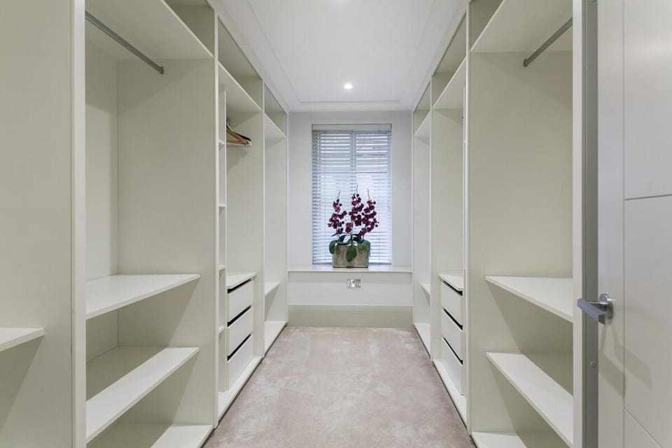Exclusive Two-Bed Flat on Iconic Park Lane PL15A Apartment in City of Westminster