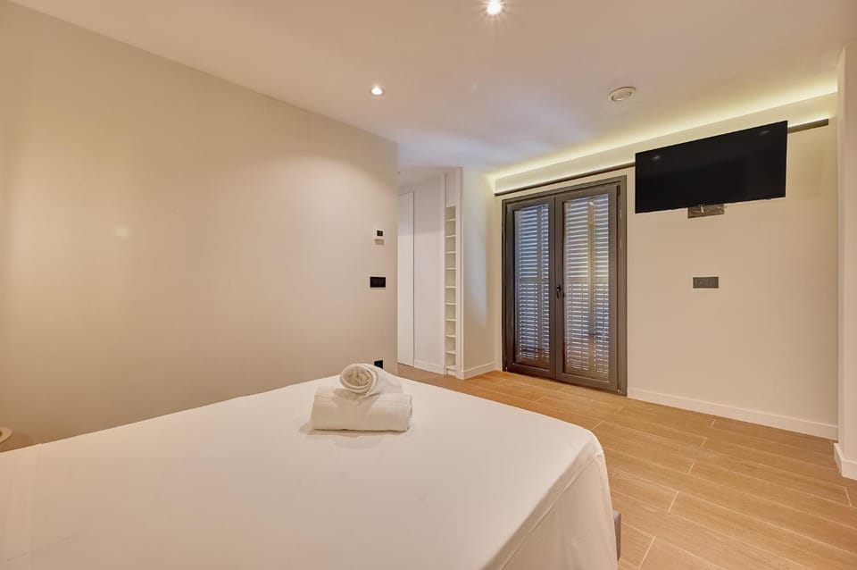 TV and multimedia, Photo of the whole room