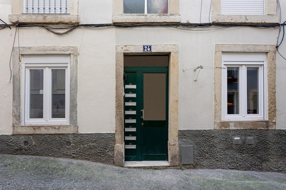 Petite Charm in Old Lisbon Apartment in Lisbon