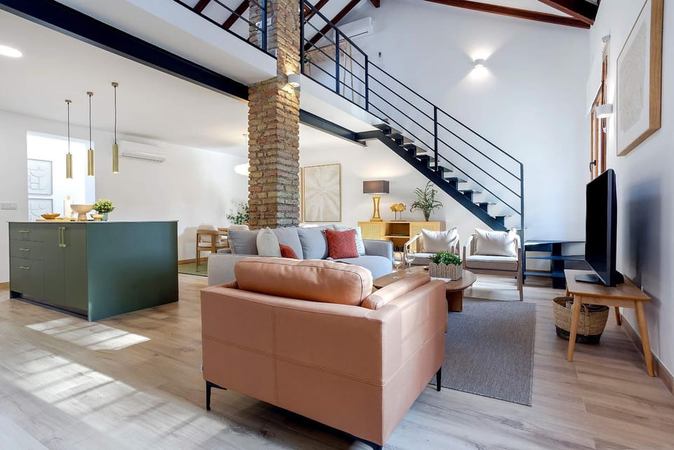 TV and multimedia, Living room, Seating area