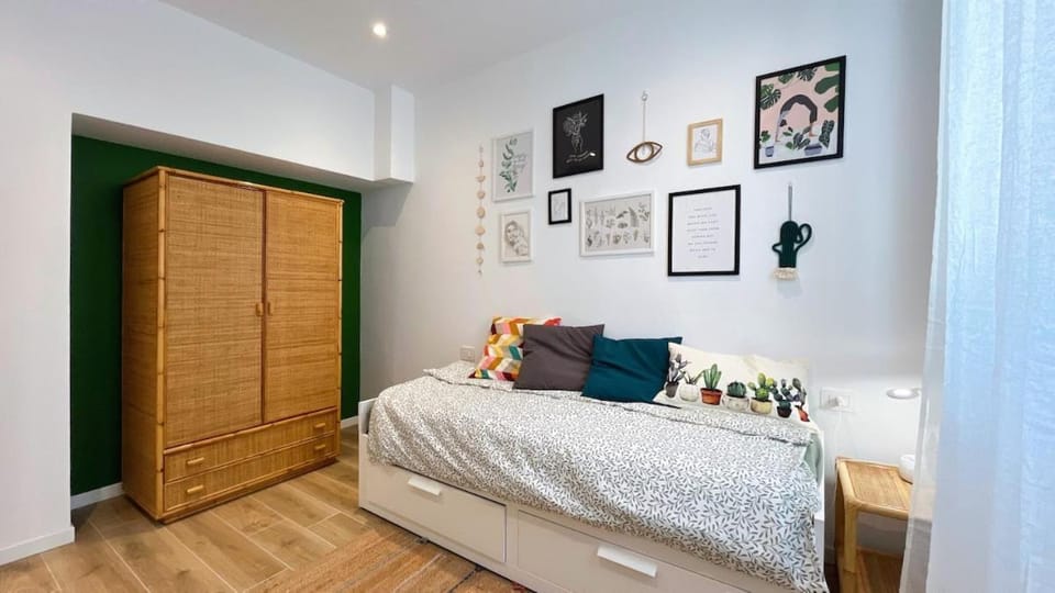 Bed, Photo of the whole room, Bedroom, wardrobe