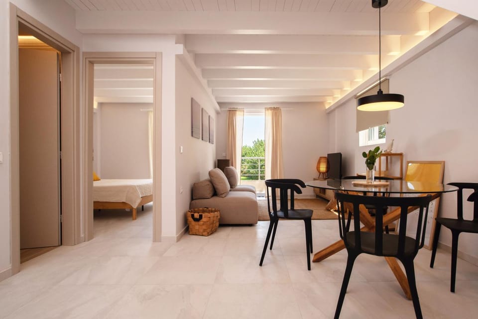 Living room, Dining area, Bedroom