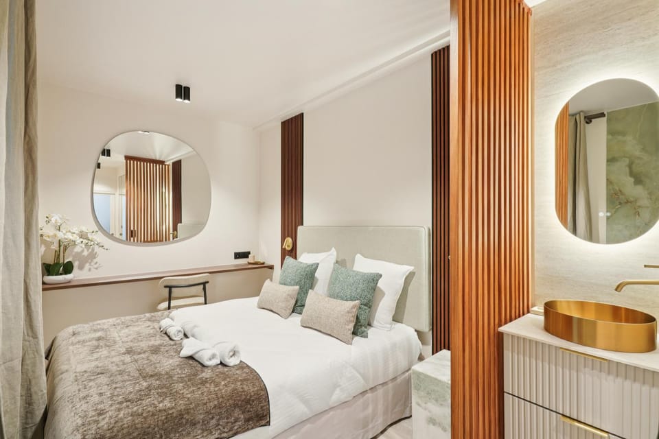 Lavie Maison - Suite Eiffel Balnéo Hotel in Paris