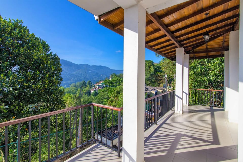 Balcony/Terrace, Mountain view, Internal: Not applicable to any particular room