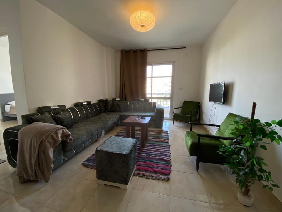 Communal lounge/ TV room, TV and multimedia, Living room, Seating area, Evening entertainment