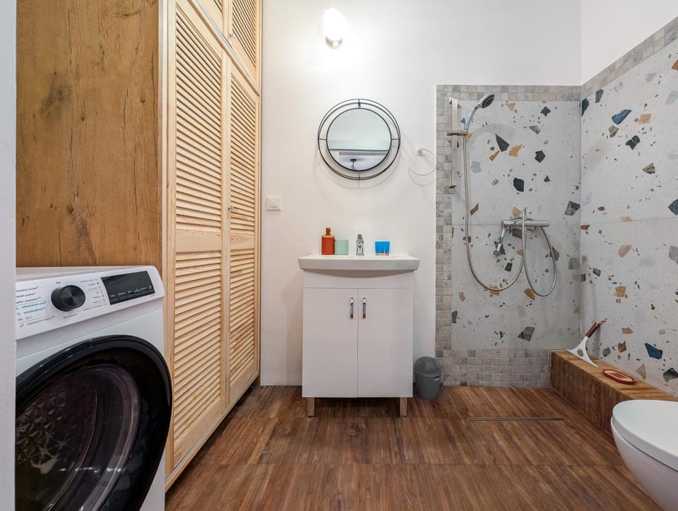 Toilet, Bathroom, washing machine, dryer