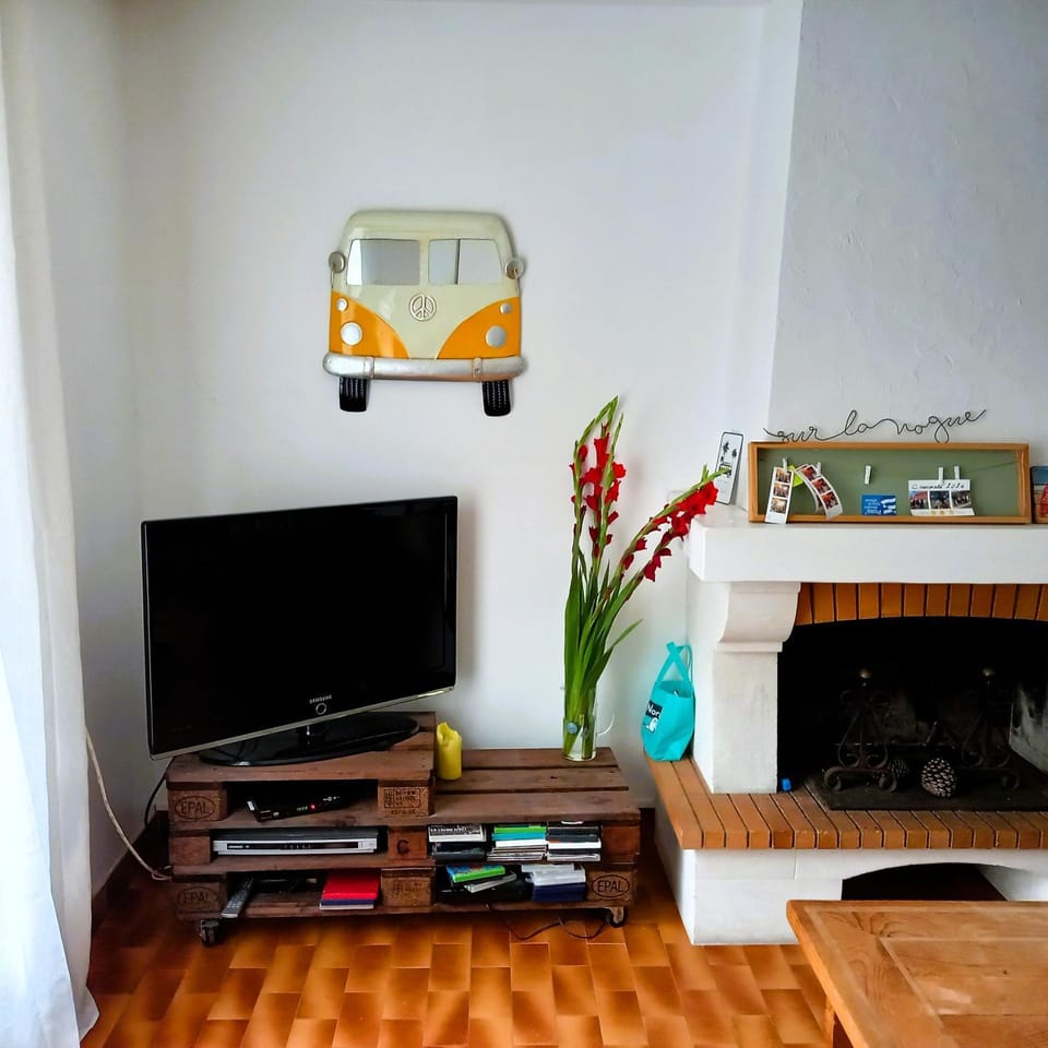 Communal lounge/ TV room, Living room