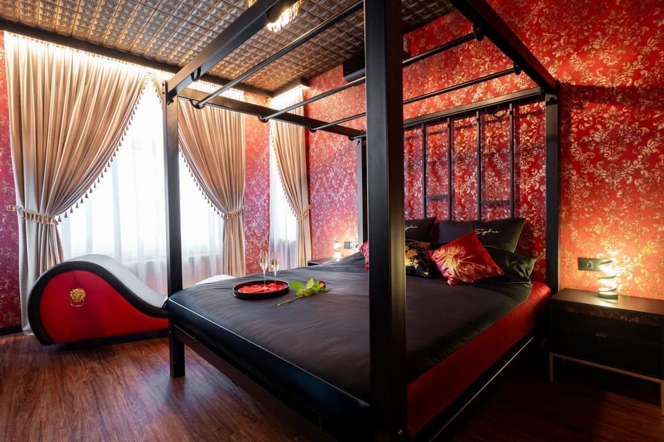 Bed, Bedroom