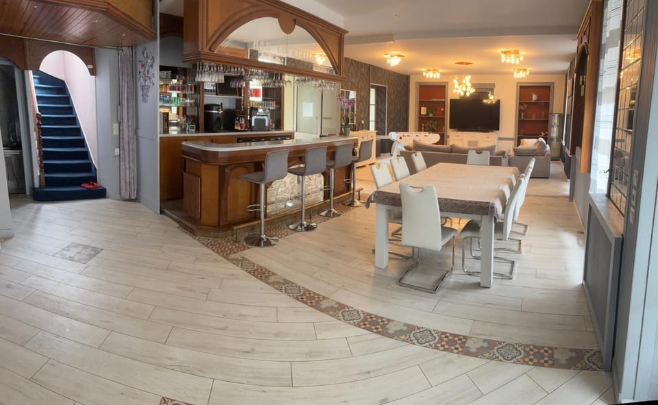 Lounge or bar
