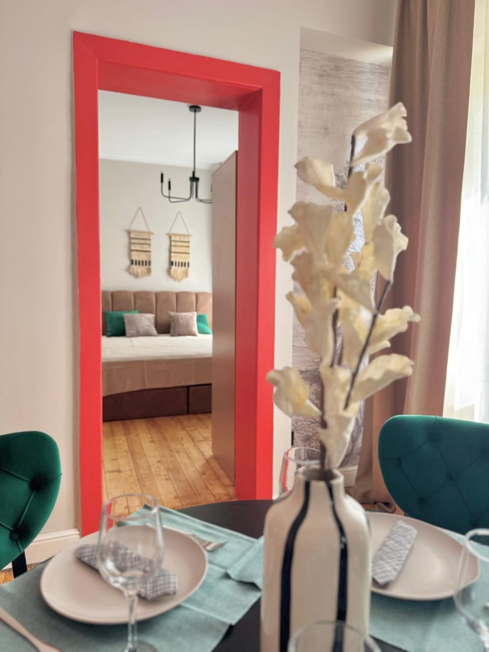 Bed, Living room, Dining area, Bedroom