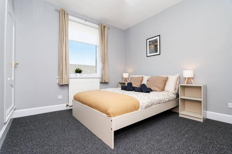 Ideal Work Stays 3BR Free Parking Sleeps 6 Apartment hotel in Scotland