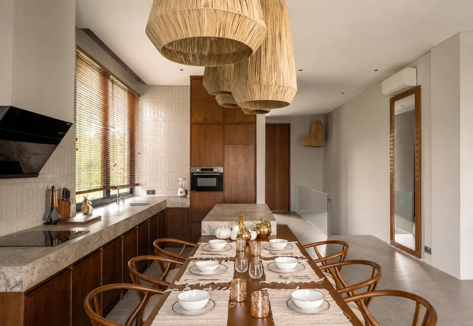 Kitchen or kitchenette, Living room, Seating area, Dining area