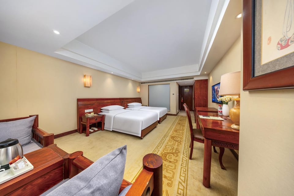 Bed, TV and multimedia, Living room, Photo of the whole room, Bedroom