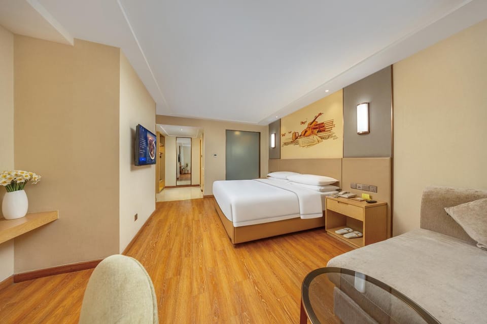Bed, Living room, Photo of the whole room