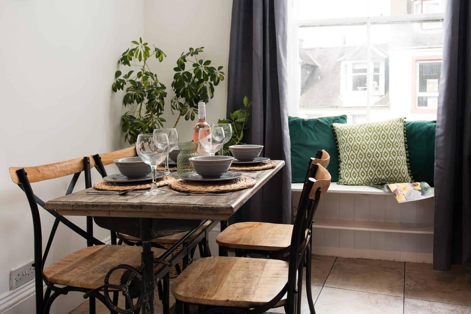 Teviot - Town Apt Wedding guest early check in Apartment in Hawick