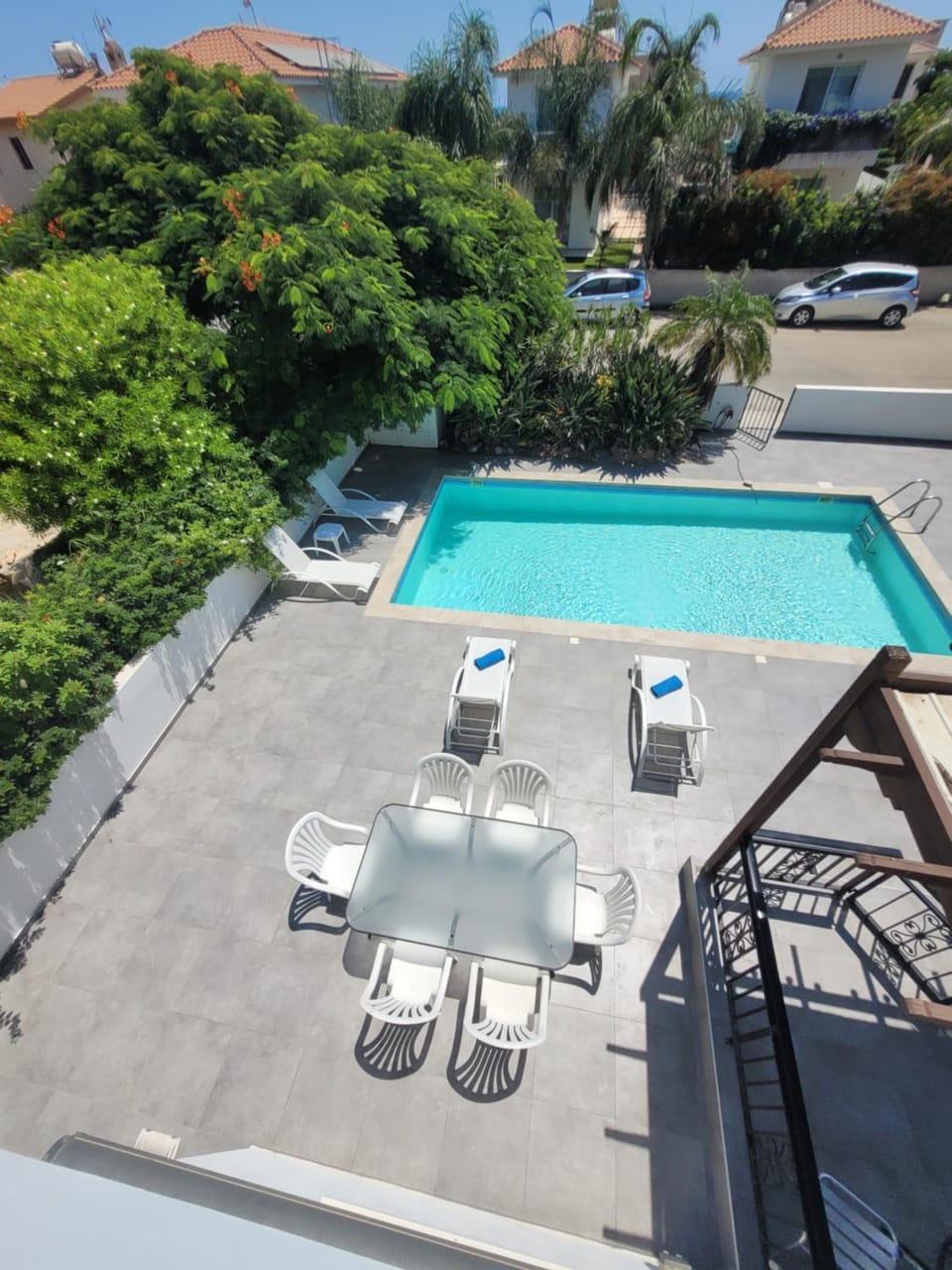 Patio, Day, Pool view, Swimming pool, sunbed