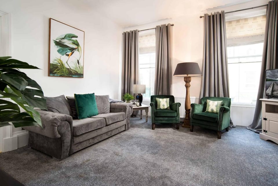 Tweed - Town Apt Wedding guest early check in Apartment in Hawick