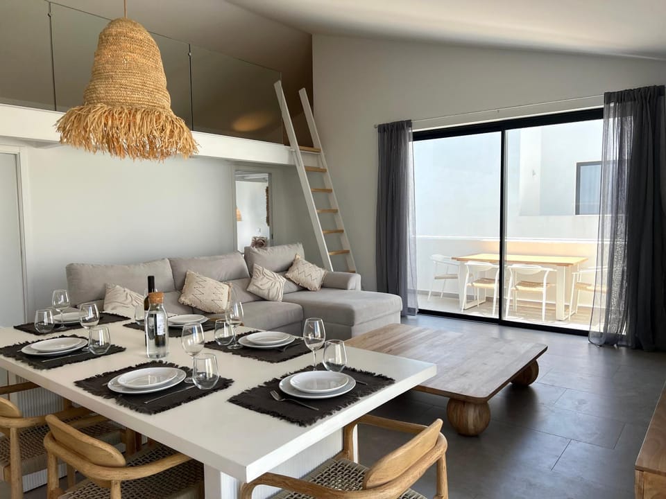Living room, Seating area, Dining area